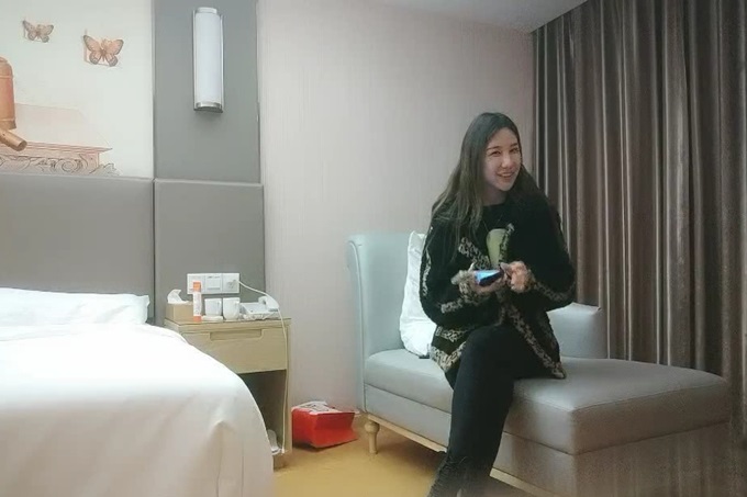 粉丝呼声很高 返场清纯女神 纯欲天花板 肤白貌美尤物佳人 日入过万佳作不断