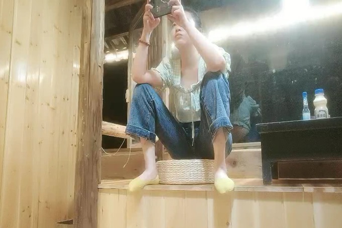 26岁培训机构数学老师 肤白貌美 蝴蝶穴淫水超多 角度专业精彩全程