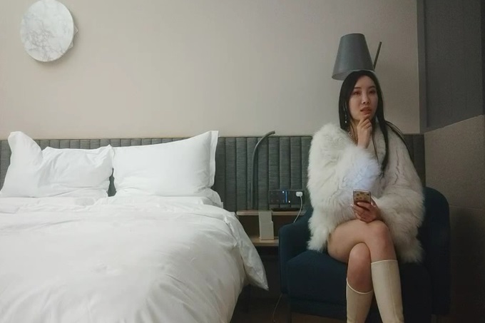 凌晨一点场 3000网约外围女神 大长腿 D罩杯 极品御姐风，抠穴啪啪