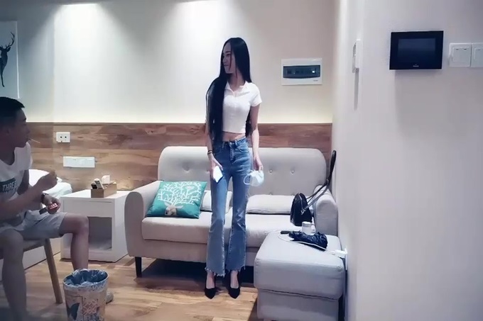 极品长腿兼职妹 苗条身材69姿势互舔 正入猛操搞得直浪叫 高潮呻吟搞完妹子还挺开心