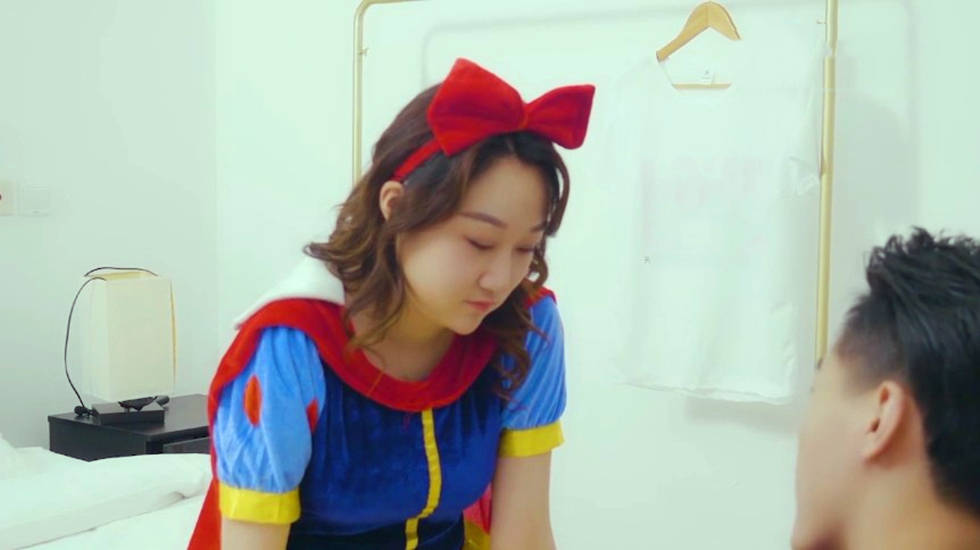 《备胎超人成功上位 被抛弃的白雪公主找到了超人接盘 》